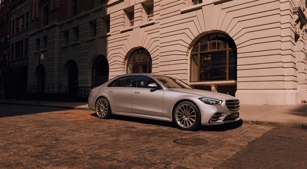 经典造型能否重振销量!曝奔驰EQS即将更换S级同款设计语言