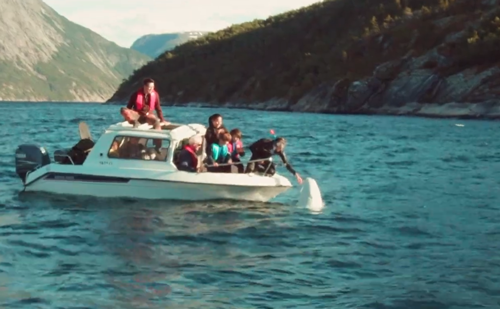 俄罗斯间谍在挪威离奇死亡!竟然是一头白鲸?