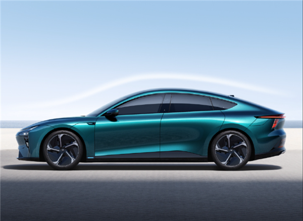 入门即顶配！极越07正式上市：19.99万起 续航最高880kM