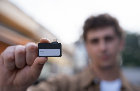 iPhone摄影黄金搭档!雷克沙Professional Go手机固态硬盘摄影套装预售