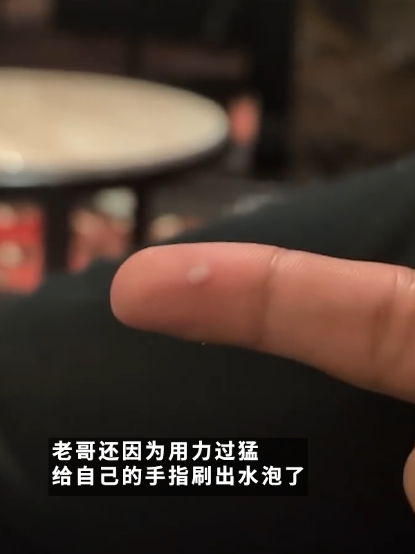 相比iPhone16:更想要这台世界最大的iPhone15!