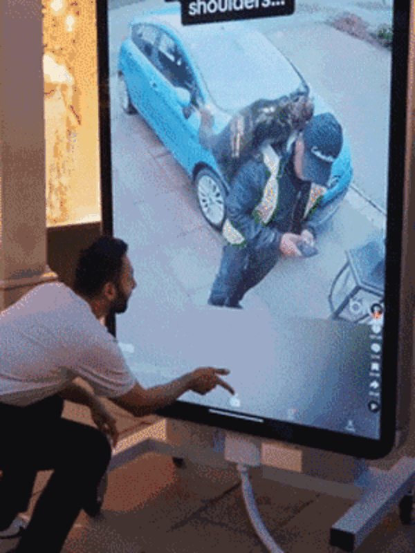 相比iPhone16:更想要这台世界最大的iPhone15!