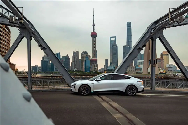 19.99万!“特斯拉Model 5”开卖 CEO放言:核爆级产品