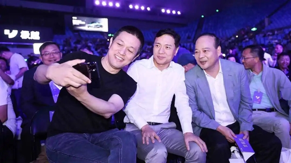 19.99万!“特斯拉Model 5”开卖 CEO放言:核爆级产品