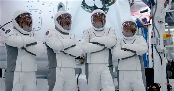 豪掷5200万美元 史上首次私人太空行走:这富哥到底图啥?