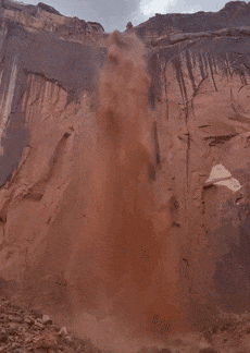 被700多斤的大便淋了一身!这场屎到淋头的事故被念叨20年了