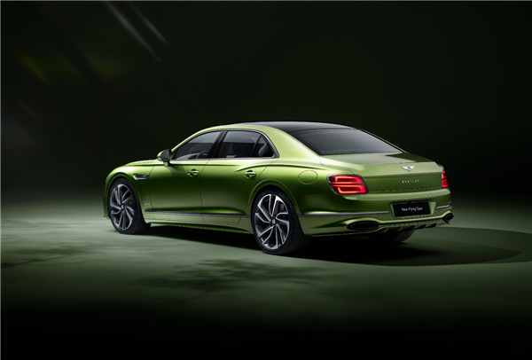 宾利史上最强四门轿车!新款宾利飞驰发布:V8插混动力 3.5秒破百