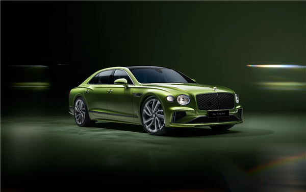 宾利史上最强四门轿车!新款宾利飞驰发布:V8插混动力 3.5秒破百