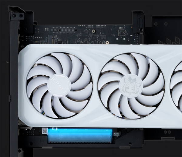 铭瑄B760迷你主板别出心裁:显卡插在背面!