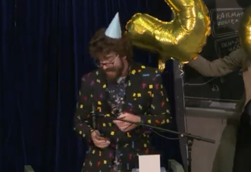 靠研究用肛门呼吸 赚了10万亿奖金