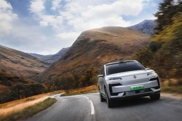 连续七周交付破千!腾势N9累计交付突破8000台