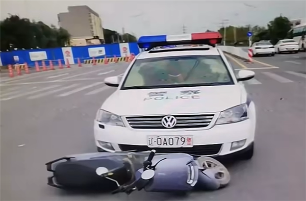 吃了豹子胆!沈阳一男子将私家车改装为警车:后果很“刑”