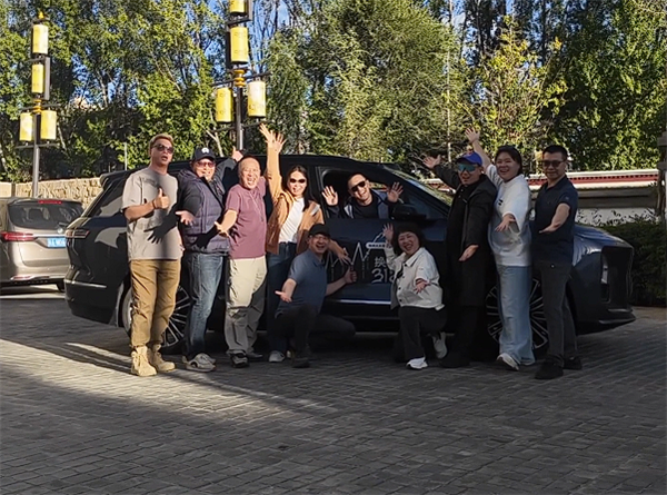 李斌:蔚来G318川藏线充换电全线贯通 一路换电到珠峰!