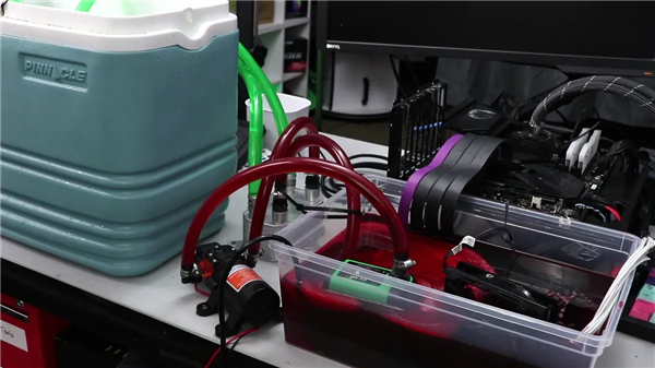 GTX 1060浸在变速箱油中超频!性能飙增16%:拿下Firestrike全球第一