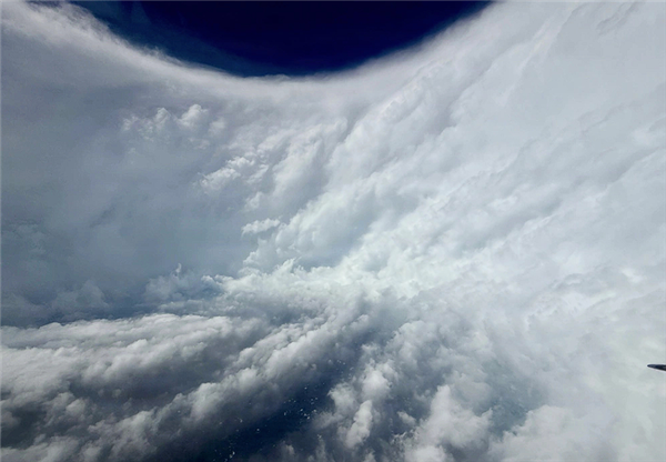 最强五级飓风!全球风王梅利莎登陆牙买加:医院屋顶被掀翻