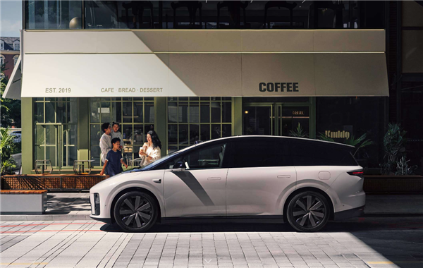 博主开理想i8去洗车被按MPV收费:我这是SUV