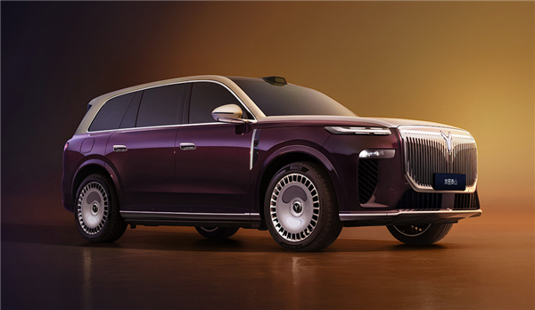 全尺寸旗舰SUV、国产“迈巴赫GLS”!岚图泰山内饰官图公布