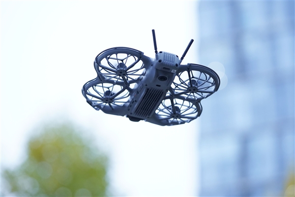 会飞的跟拍摄影师!大疆DJI Neo 2图赏
