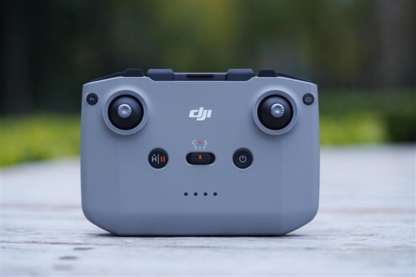 会飞的跟拍摄影师!大疆DJI Neo 2图赏