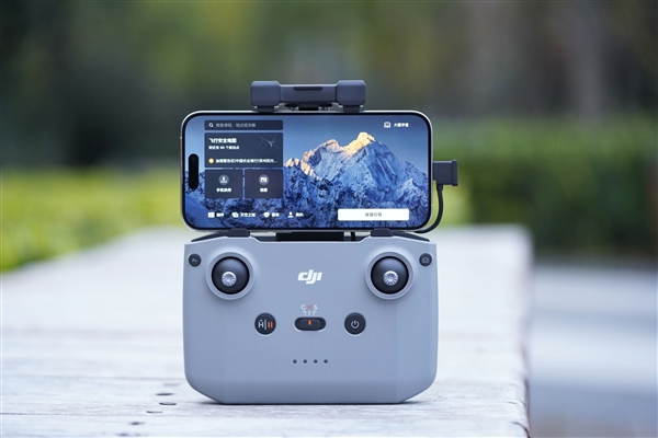 会飞的跟拍摄影师!大疆DJI Neo 2图赏