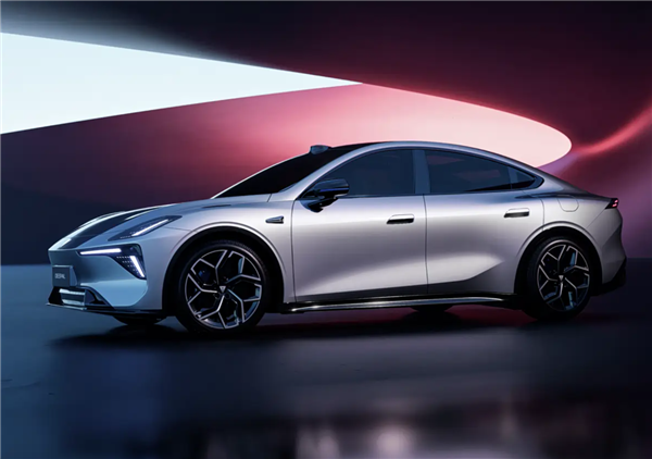 法拉利同款磁流变悬架上车!深蓝L06预售:13.99万起