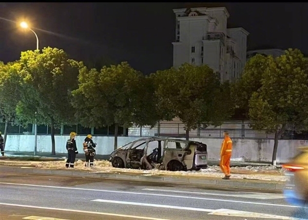 原因公布!理想汽车回应上海MEGA起火事件 将为召回车辆更换电池