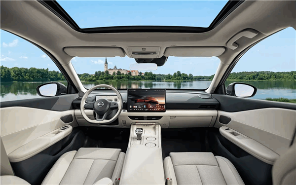 首搭华为座舱的燃油车!东风日产天籁·鸿蒙座舱内饰首发