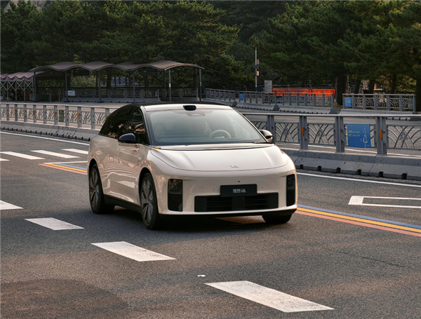 理想汽车10月交付31767辆：i6订单已破7万成大爆款！
