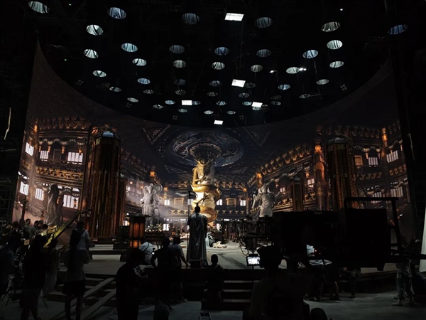 去横店探班后 我们发现绿幕正在被一块LED屏淘汰