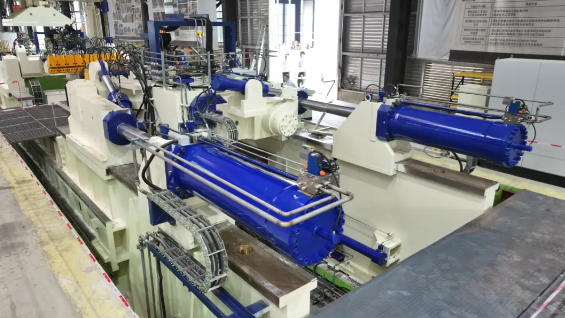 中国航空制造装备重大突破！世界最大蒙皮拉伸机通过验收