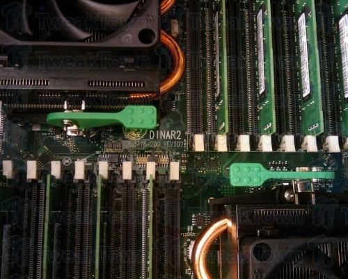 AMD十二核马尼库尔双路主板谍照曝光