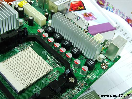 纯DDR3绝配X2 240！双敏UR770AT仅449元！