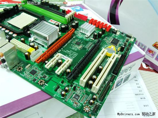 纯DDR3绝配X2 240！双敏UR770AT仅449元！