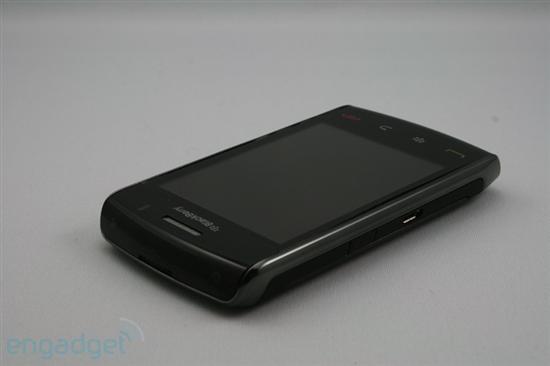 黑莓触屏新机Storm2 9550发布