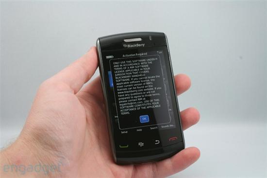 黑莓触屏新机Storm2 9550发布