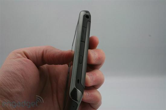 黑莓触屏新机Storm2 9550发布