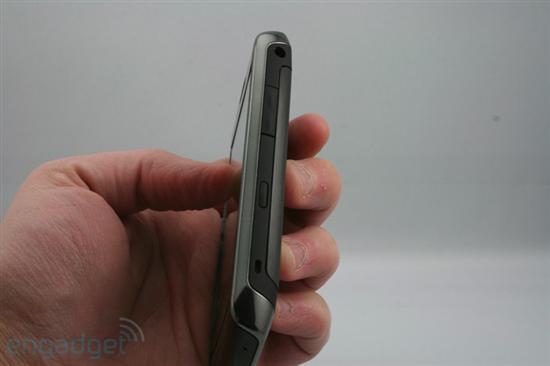 黑莓触屏新机Storm2 9550发布