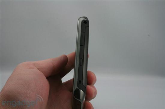 黑莓触屏新机Storm2 9550发布