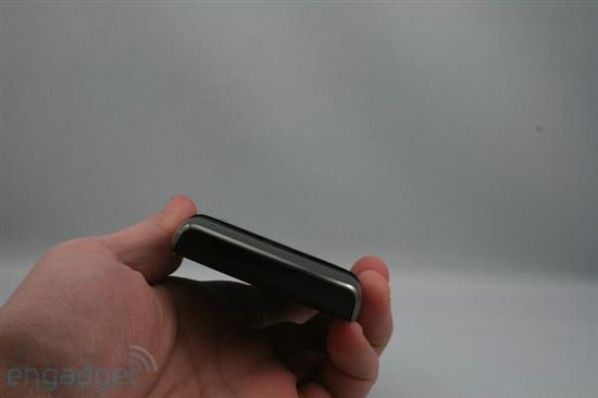 黑莓触屏新机Storm2 9550发布