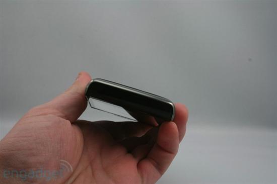 黑莓触屏新机Storm2 9550发布