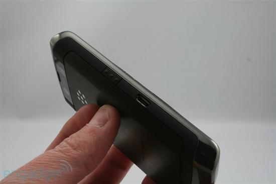 黑莓触屏新机Storm2 9550发布