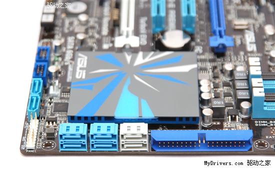 华硕两款USB 3.0/SATA 6G主板大图预览