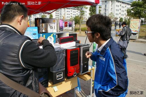 首日开门红 航嘉精品走进南京东南大学