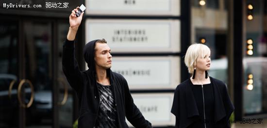 索尼爱立信发布透明屏幕手机XPERIA Pureness