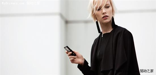 索尼爱立信发布透明屏幕手机XPERIA Pureness