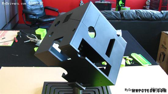 外观超酷NVIDIA离子平台Mod机箱制作流程