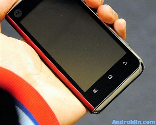 联通定制版摩托罗拉Android新机XT701曝光