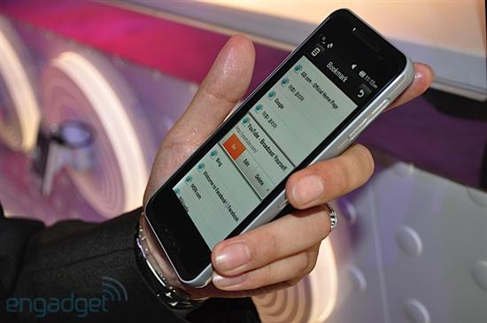 Atom处理器4.8寸触摸屏 LG GW900真机图赏