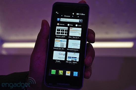 Atom处理器4.8寸触摸屏 LG GW900真机图赏