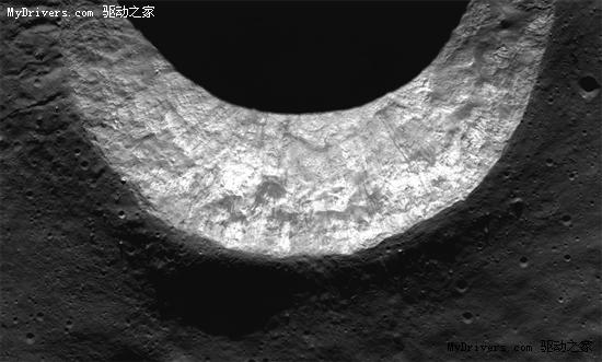 宁静的世界：NASA LRO月球超清晰照片赏析